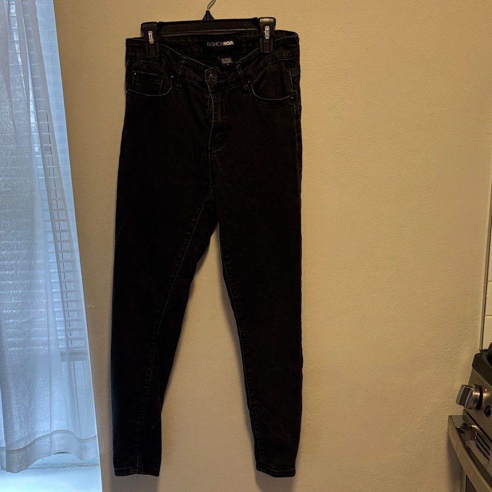 Fashion Nova Black skinny Jeans Small, comfortable